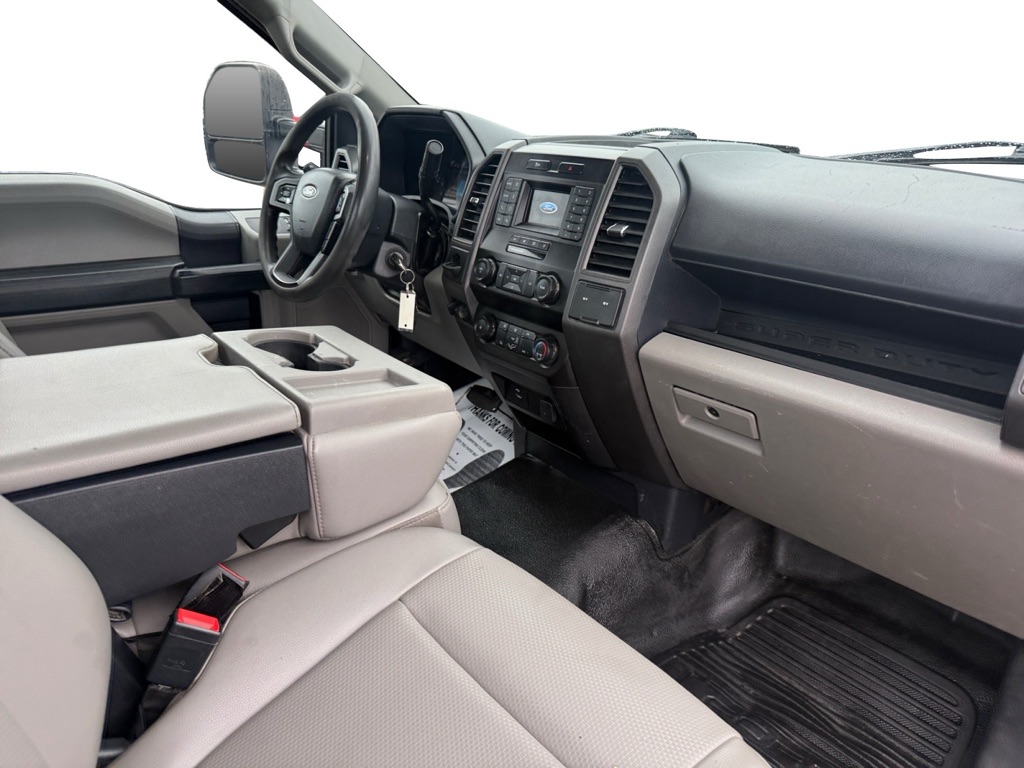 Photo 13 of this FORD F350