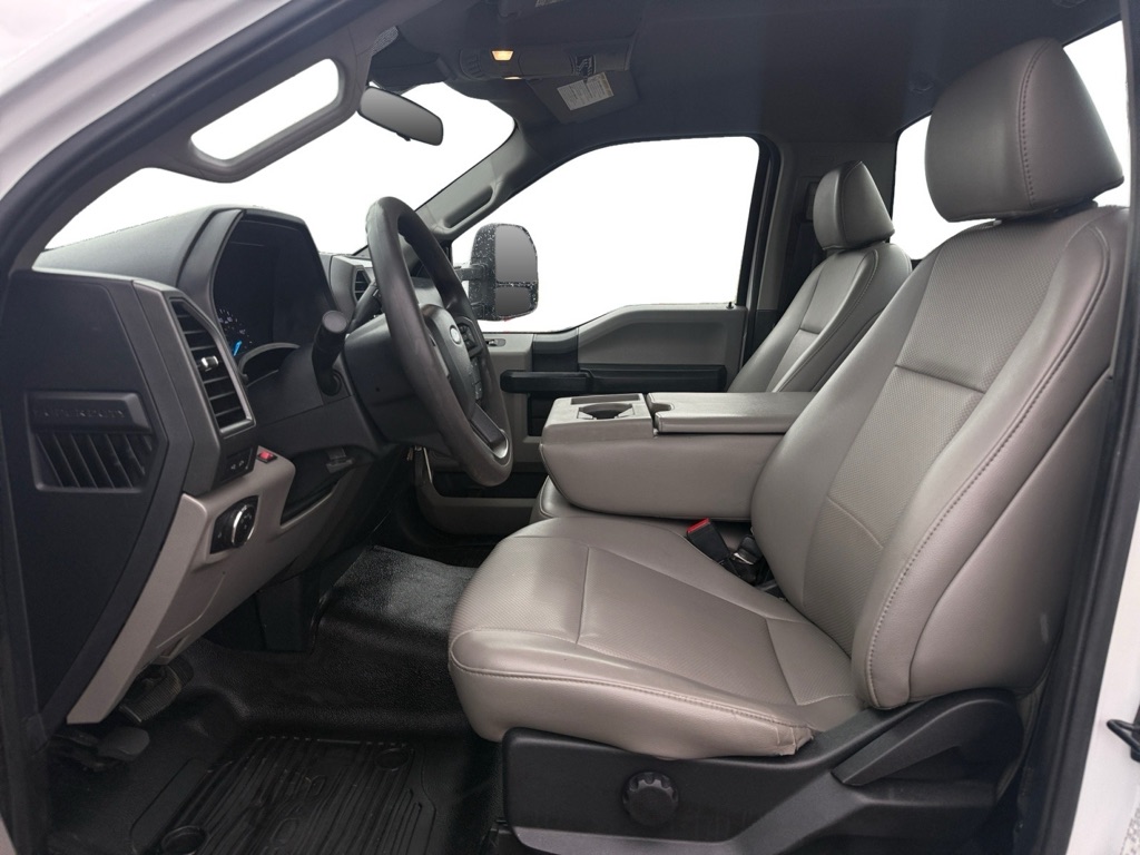 Photo 11 of this FORD F350