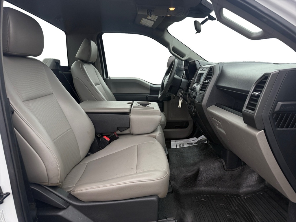 Photo 14 of this FORD F350