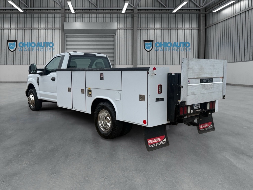 Photo 6 of this FORD F350