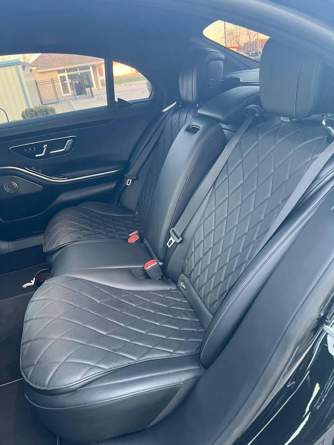 Photo 11 of this MERCEDES-BENZ S-CLASS