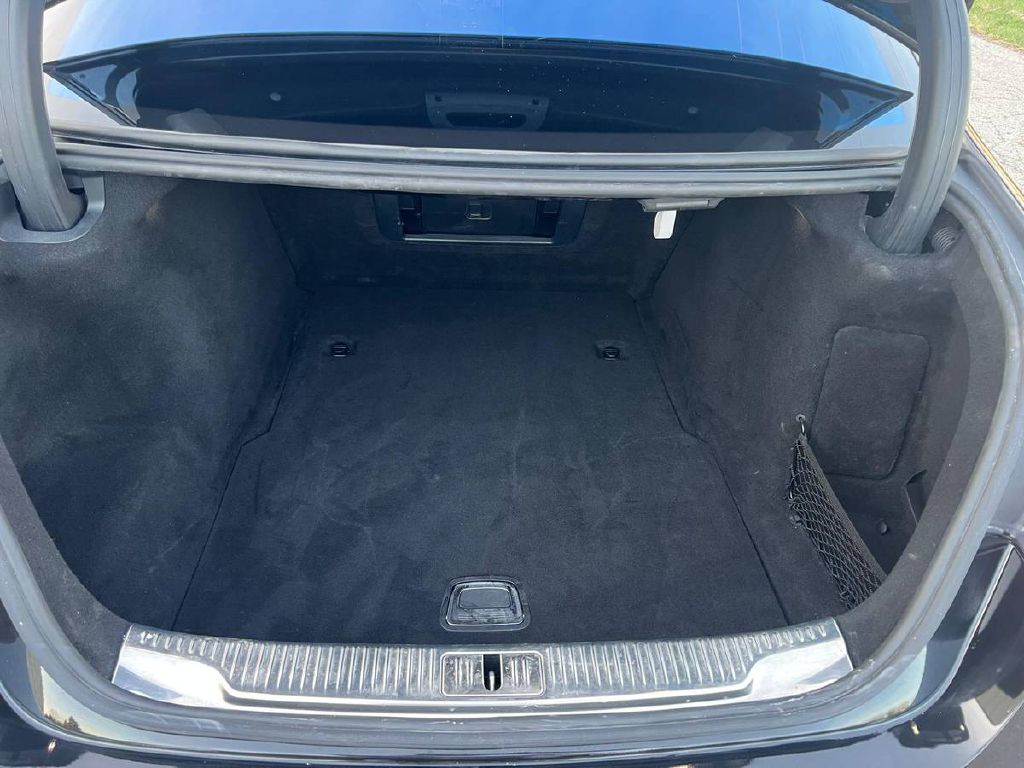 Photo 12 of this MERCEDES-BENZ S-CLASS