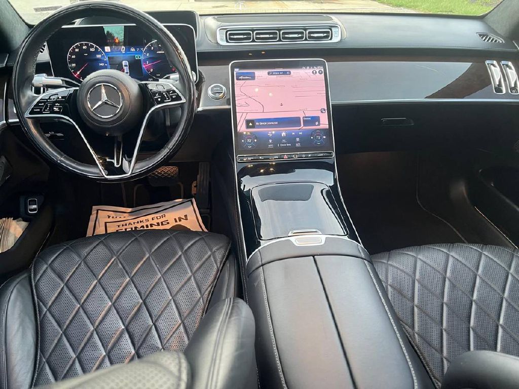 Photo 18 of this MERCEDES-BENZ S-CLASS