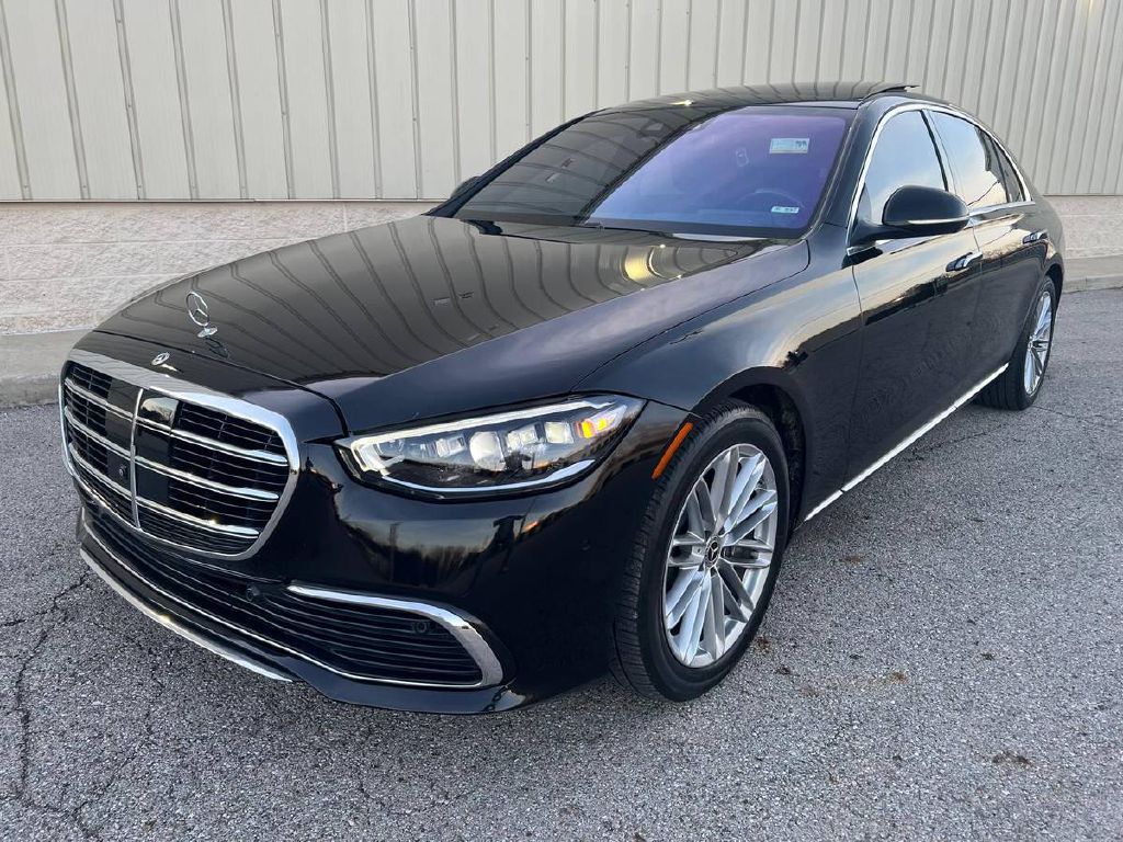 Photo 5 of this MERCEDES-BENZ S-CLASS