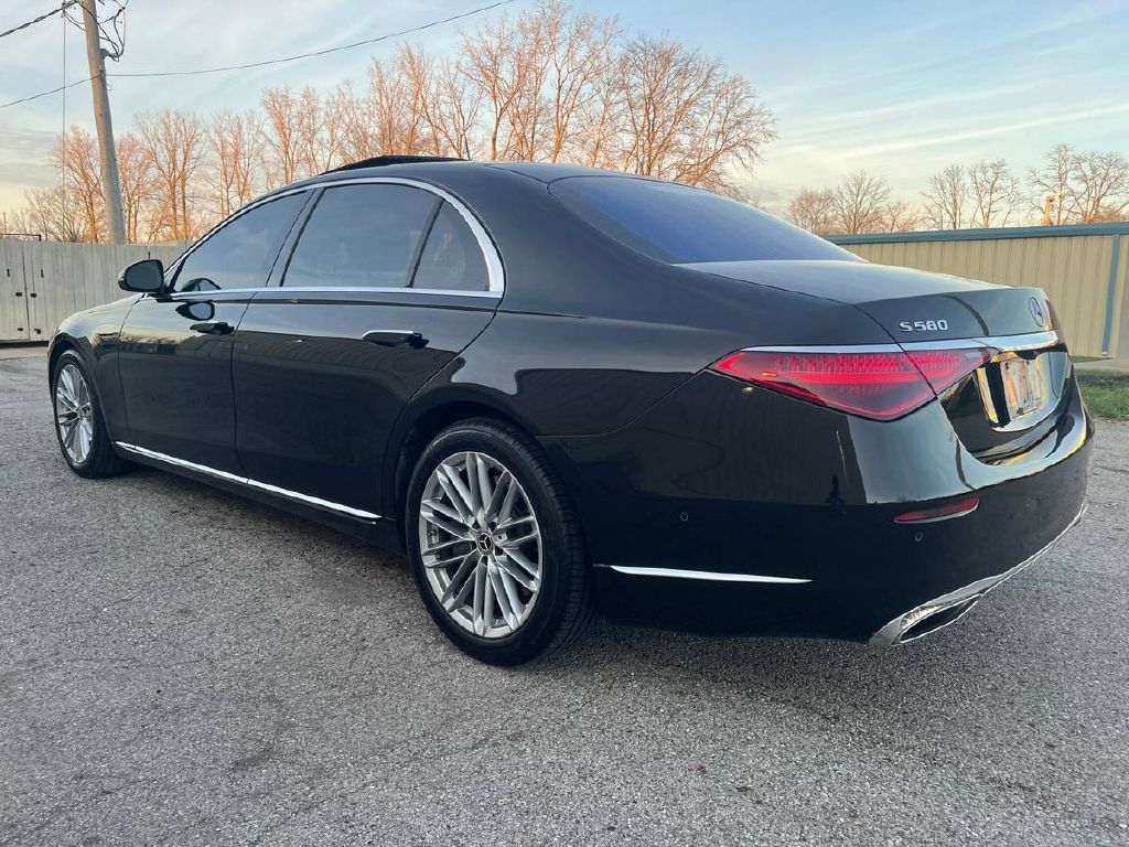 Photo 6 of this MERCEDES-BENZ S-CLASS