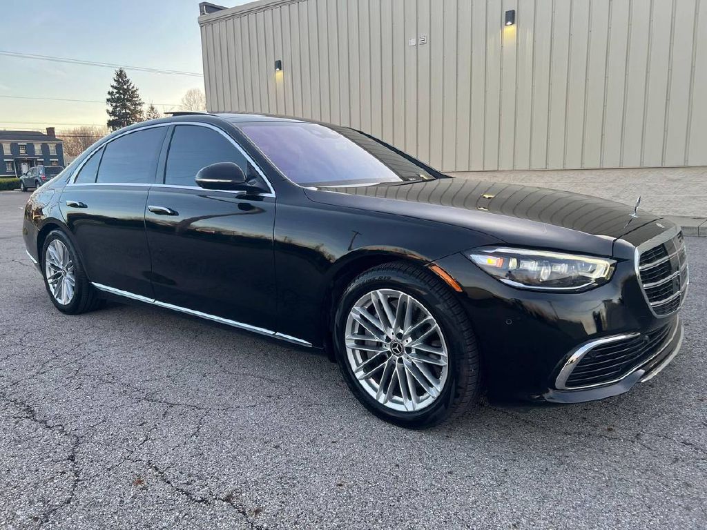 Photo 7 of this MERCEDES-BENZ S-CLASS
