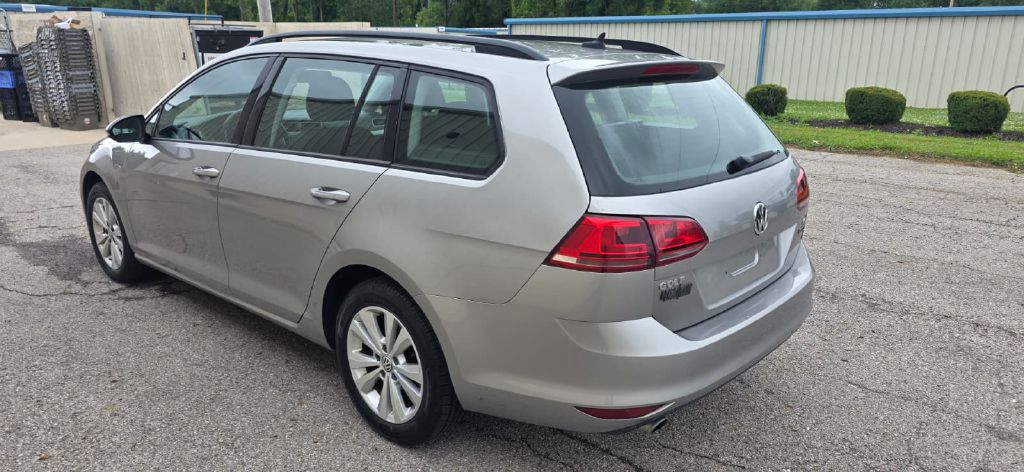 Photo 2 of this VOLKSWAGEN GOLF SPORTWAGEN