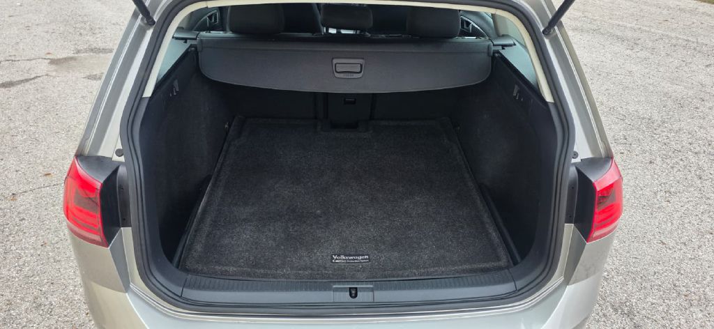 Photo 14 of this VOLKSWAGEN GOLF SPORTWAGEN