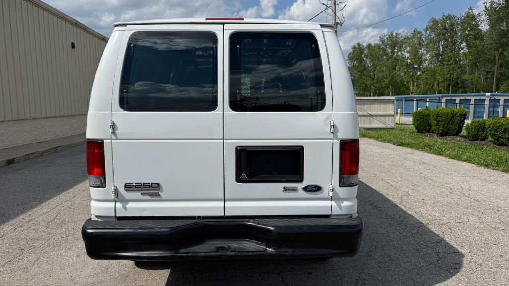 Photo 4 of this FORD ECONOLINE