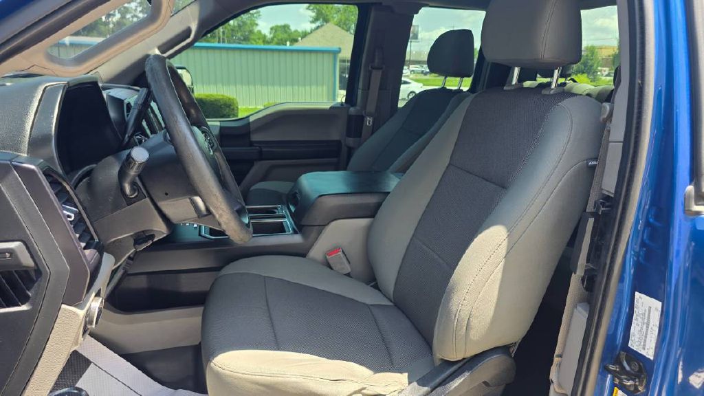 Photo 12 of this FORD F150 XL