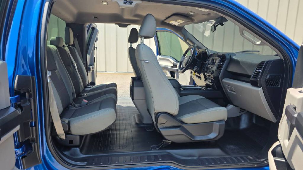 Photo 18 of this FORD F150 XL
