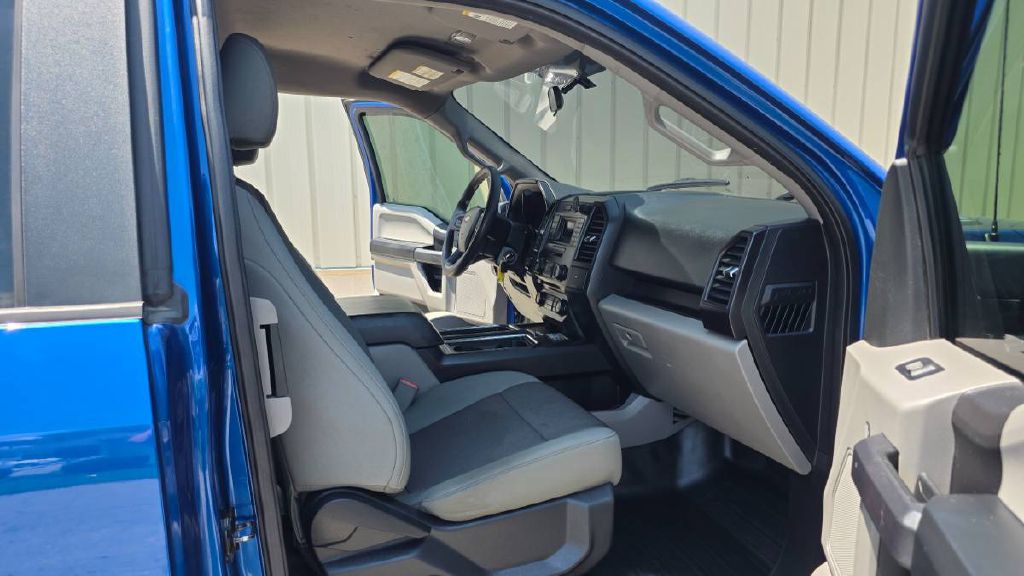 Photo 21 of this FORD F150 XL
