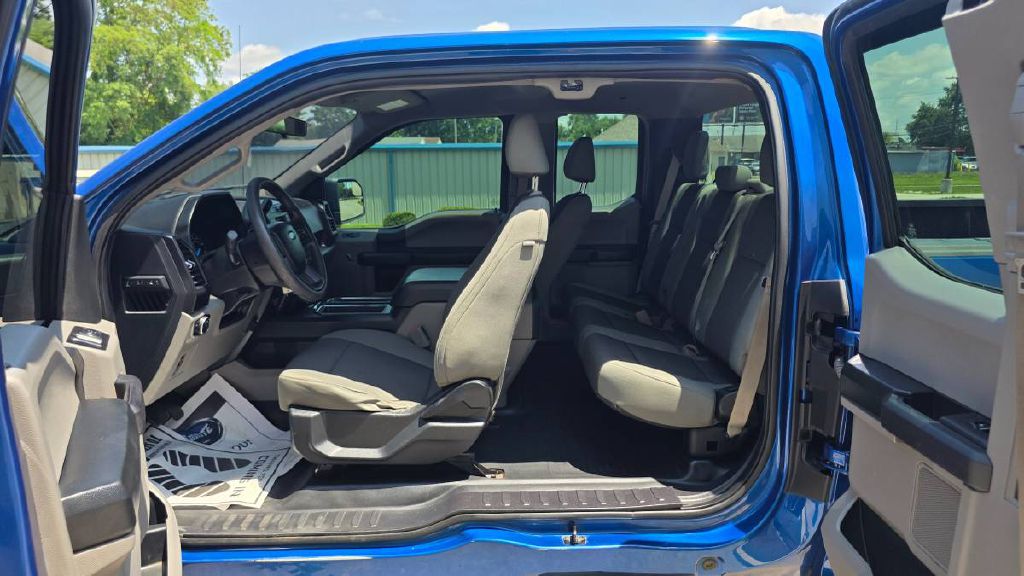Photo 24 of this FORD F150 XL