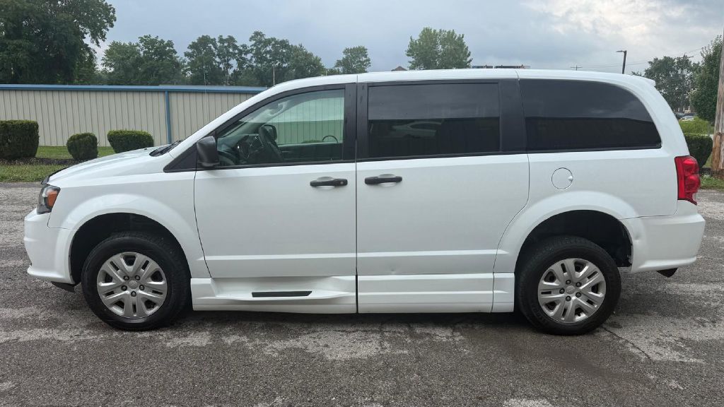 Photo 3 of this DODGE GRAND CARAVAN