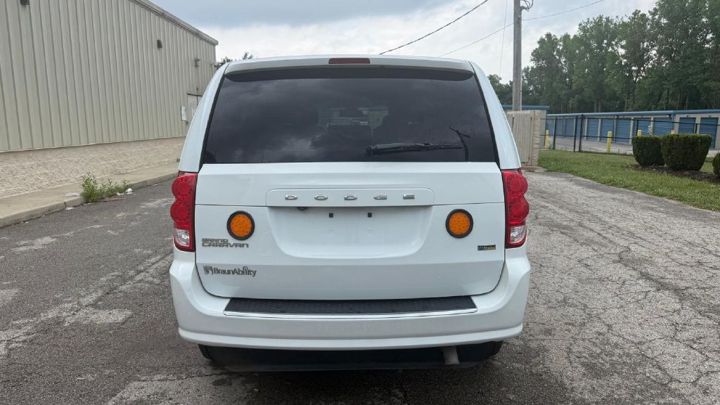 Photo 4 of this DODGE GRAND CARAVAN