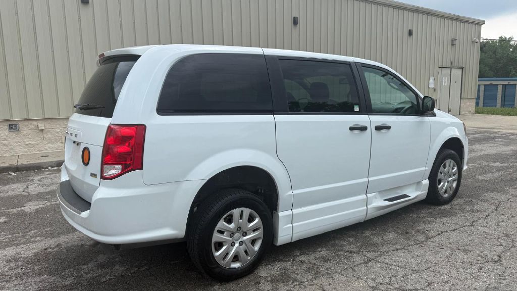 Photo 5 of this DODGE GRAND CARAVAN
