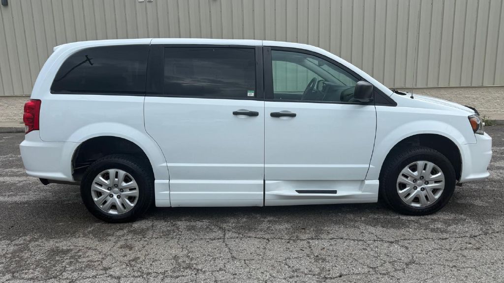 Photo 6 of this DODGE GRAND CARAVAN