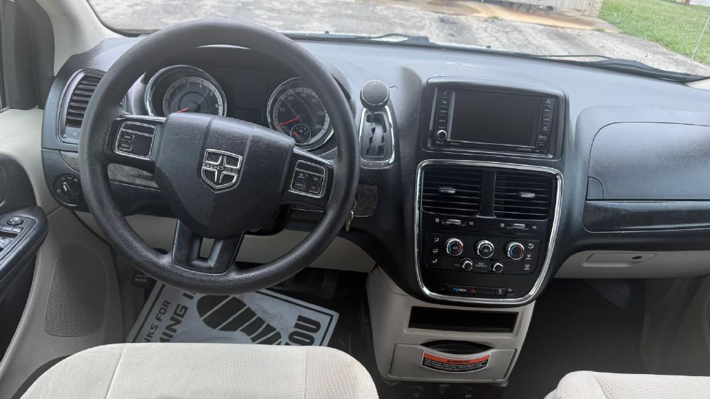 Photo 13 of this DODGE GRAND CARAVAN