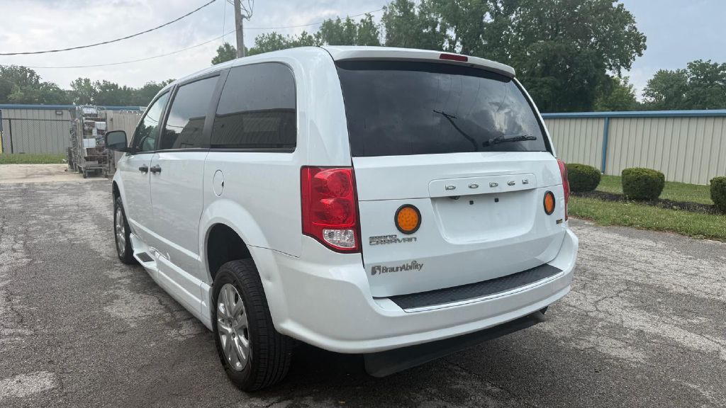 Photo 2 of this DODGE GRAND CARAVAN
