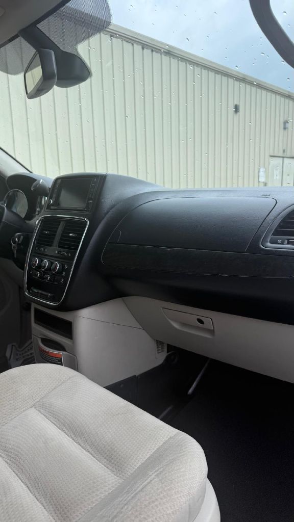 Photo 23 of this DODGE GRAND CARAVAN