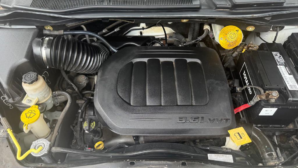 Photo 24 of this DODGE GRAND CARAVAN