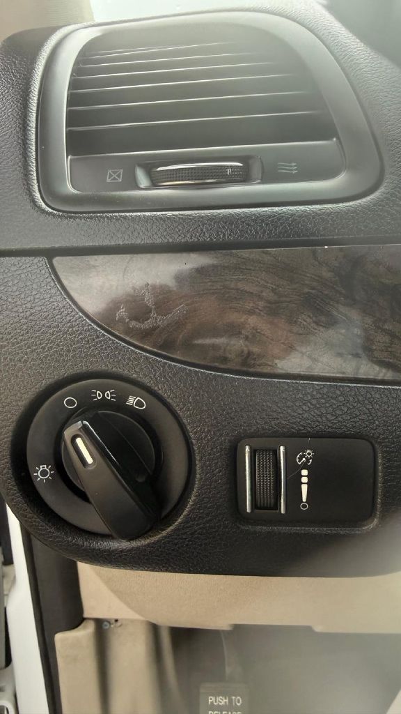 Photo 25 of this DODGE GRAND CARAVAN