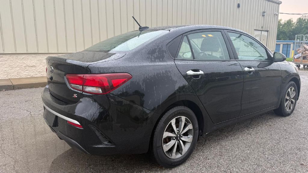 Photo 3 of this KIA RIO