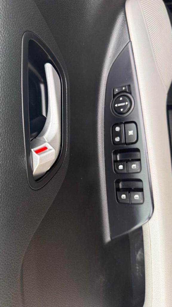 Photo 11 of this KIA RIO