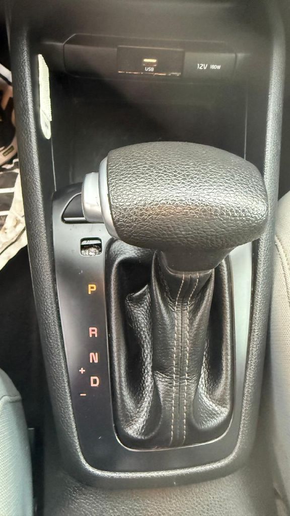Photo 19 of this KIA RIO