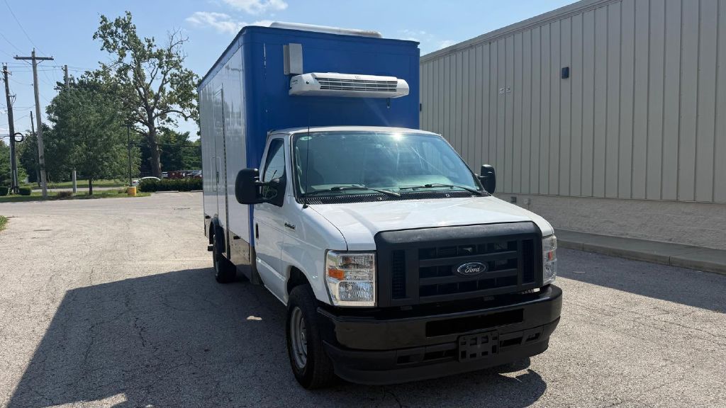 Photo 7 of this FORD ECONOLINE