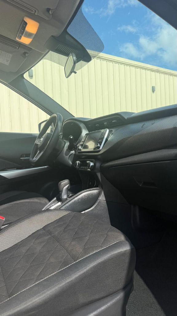 Photo 16 of this NISSAN KICKS