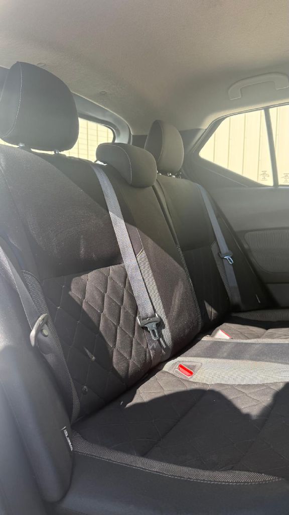 Photo 19 of this NISSAN KICKS