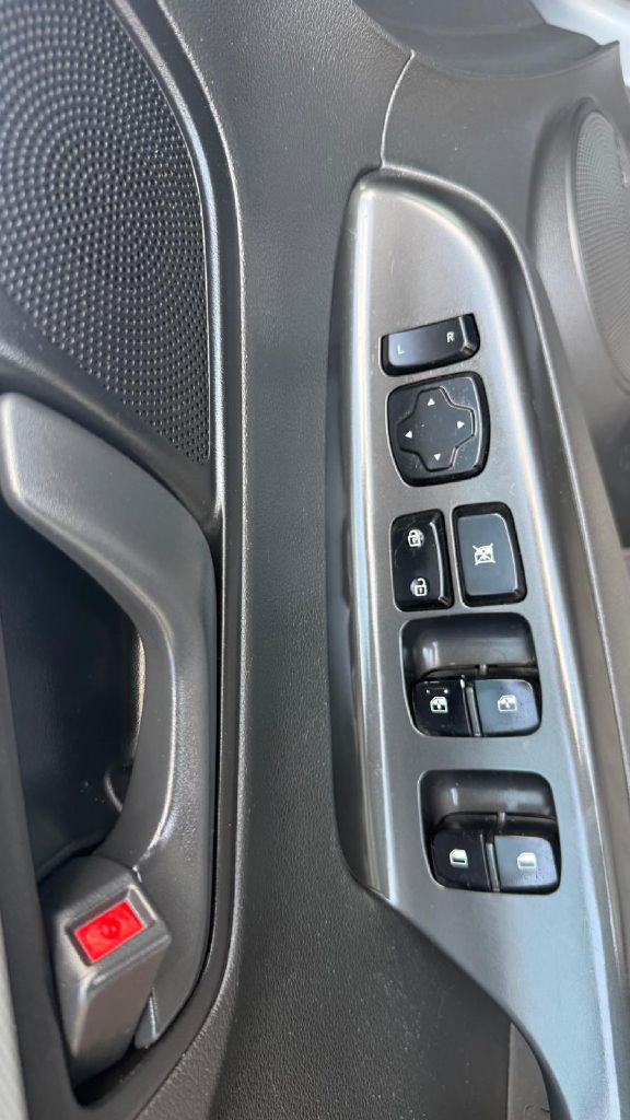 Photo 9 of this HYUNDAI KONA
