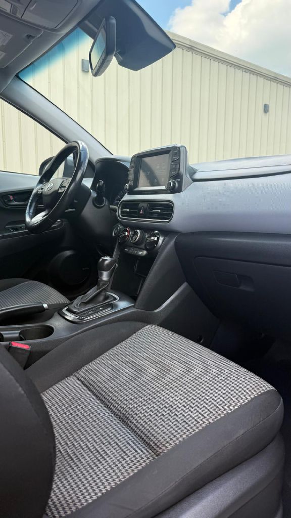 Photo 13 of this HYUNDAI KONA