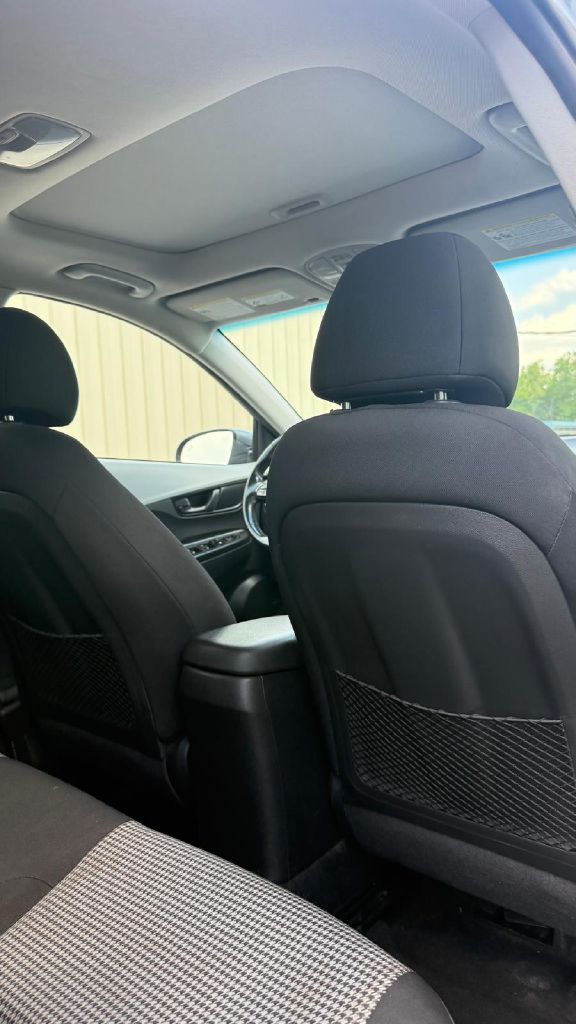 Photo 15 of this HYUNDAI KONA