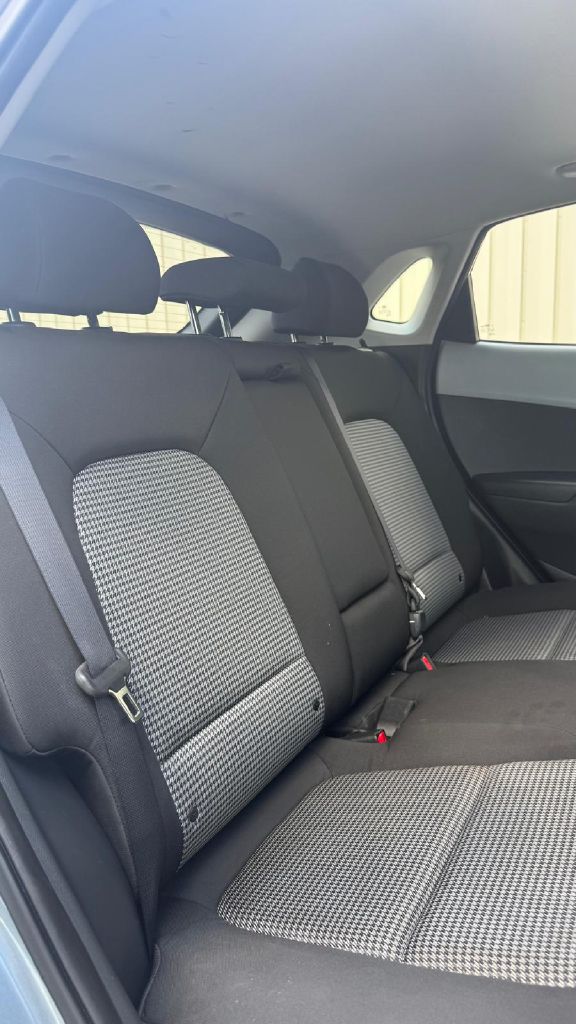 Photo 16 of this HYUNDAI KONA