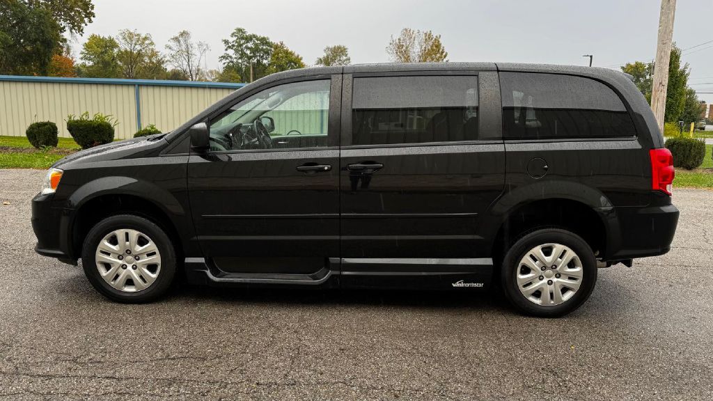 Photo 2 of this DODGE GRAND CARAVAN
