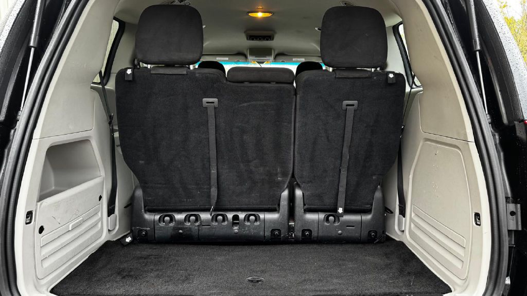 Photo 14 of this DODGE GRAND CARAVAN