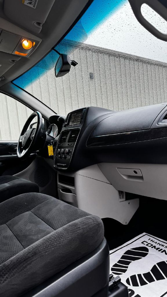 Photo 15 of this DODGE GRAND CARAVAN