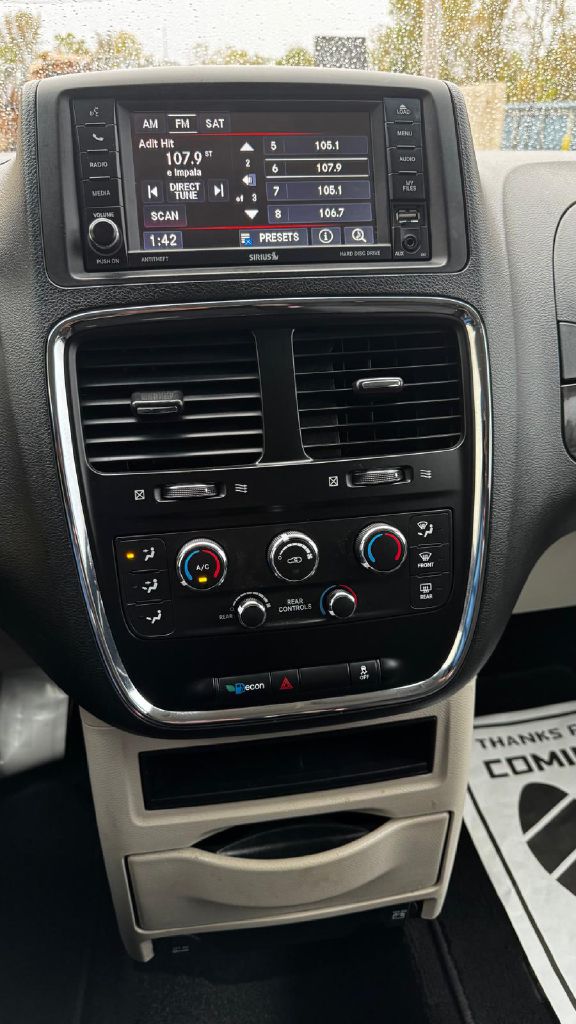 Photo 23 of this DODGE GRAND CARAVAN