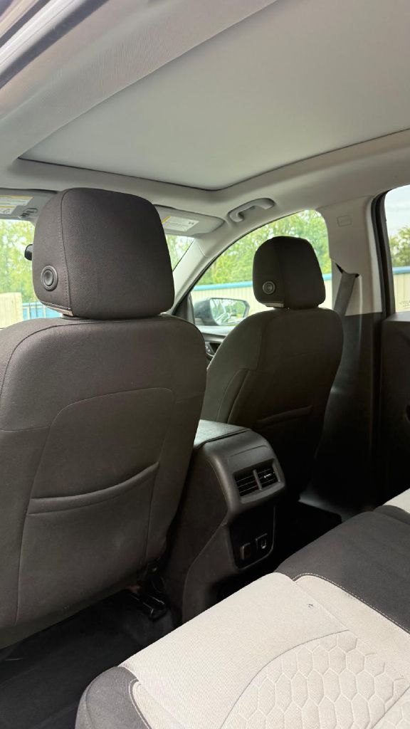 Photo 12 of this CHEVROLET EQUINOX