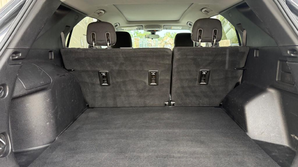 Photo 14 of this CHEVROLET EQUINOX