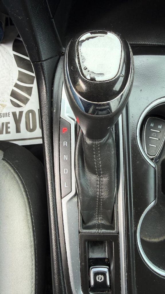 Photo 23 of this CHEVROLET EQUINOX