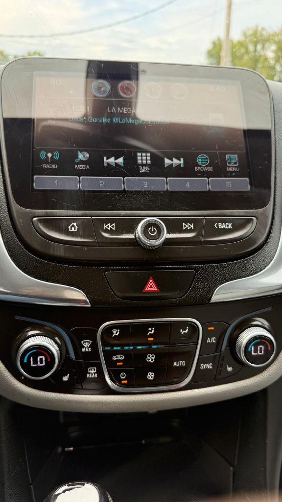 Photo 26 of this CHEVROLET EQUINOX