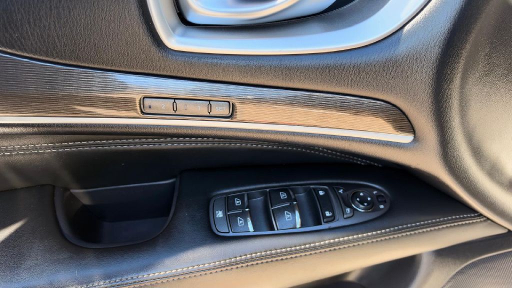 Photo 11 of this INFINITI QX60