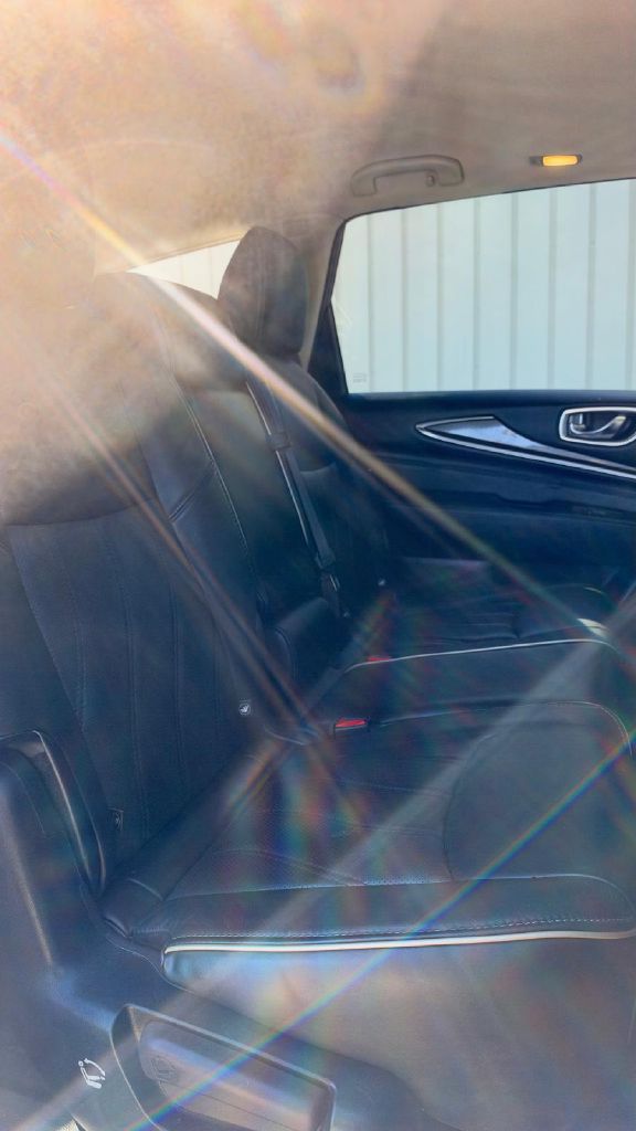Photo 18 of this INFINITI QX60