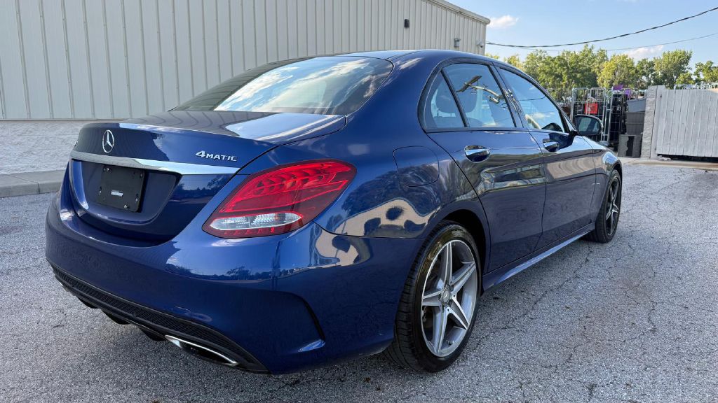 Photo 4 of this MERCEDES-BENZ C-CLASS