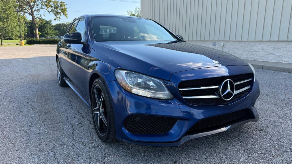 Photo 6 of this MERCEDES-BENZ C-CLASS