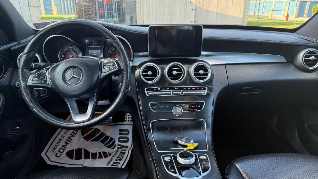 Photo 10 of this MERCEDES-BENZ C-CLASS