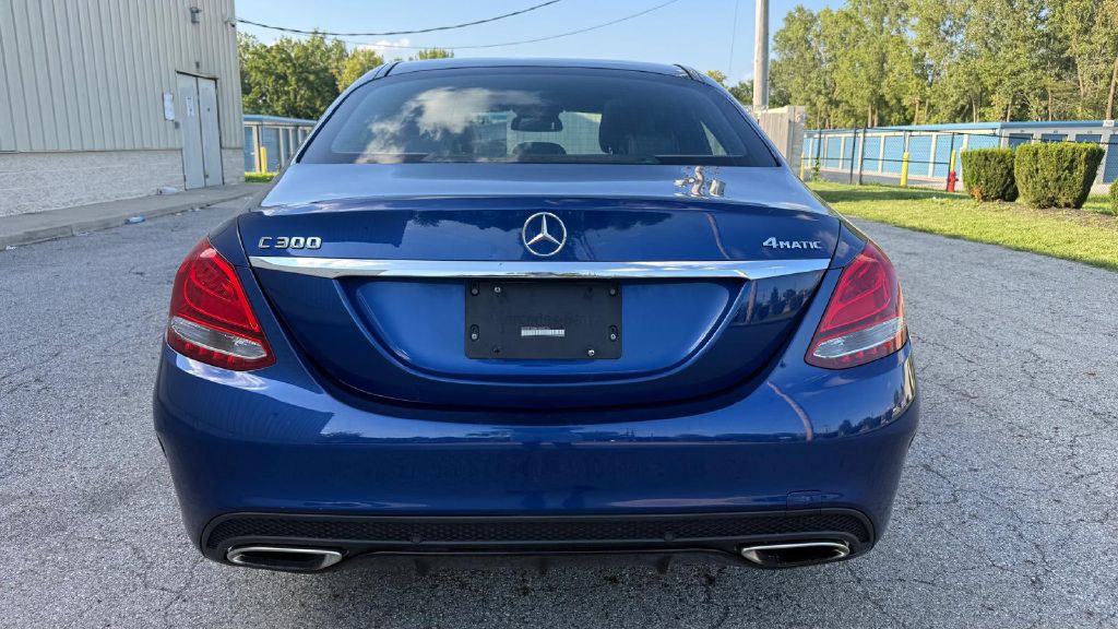 Photo 13 of this MERCEDES-BENZ C-CLASS